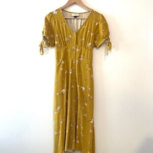 Universal Thread‎ Mustard Floral Midi Dress